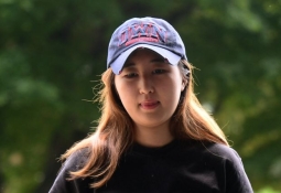 이 와중에…정유라, 소송에서 이겼다