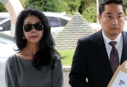 '도도맘과 사문서 위조' 강용석, 변호사 자격 잃을까