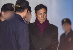 안희정 부인, 김지은씨 병원 진단서 공개했다가…