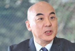 일본 유명인 "日 전철 한글 안내, 구역질 나"