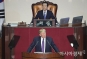 CNN "Æ®·³ÇÁ, ÝÁ¿¡ '¿ì¸± ½ÃÇèÇÏÁö ¸¶¶ó' °æ°íÇÒ °Í"(»óº¸)
