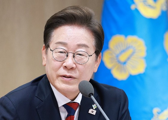 '김밥 한 줄'로 해결, 李 '첫 국무회의'…"내각과 국정철학 공유"