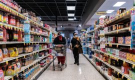 美슈퍼마켓 진열대에 또 빈자리…오미크론 확산 탓 식품 재고 줄었다