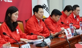 [포토] 장동혁 "한일정상회담, 셔틀외교 아닌 빵셔틀외교"