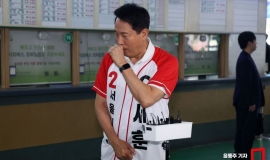 [포토] 헛기침 하는 오세훈 후보