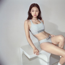 [포토] 제니 '과감한 포즈'