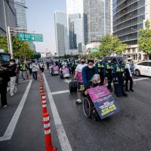 [포토]장애인연대, 장애인 권리 예산 추경 반영 촉구 행진