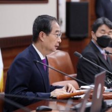 [포토] 임시 국무회의 주재하는 한덕수 총리