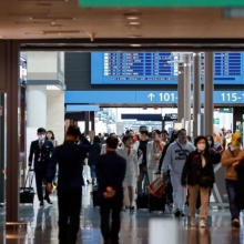 [포토]여행객들로 북적이는 인천공항 면세구역