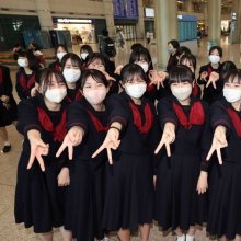 환하게 웃는 문화교류 일본 고교생들