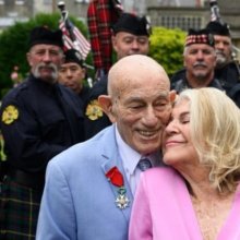 100세 된 '디데이' 참전용사, 96살 신부와 결혼…"전쟁 종식을 위하여"