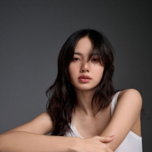 "레퍼런스 거절했는데…" 리사 '록스타' 뮤비 일부 장면, 유사성 제기