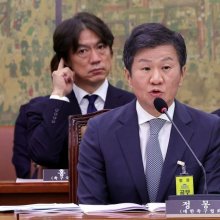 빵집이 무슨 죄…홍명보 단골집 알려지자 축구팬들 악플세례