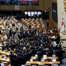 [포토] 與 항의·표결 불참 가운데 한덕수 탄핵안 가결… 찬성 192표