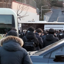 [포토] 관저 들어가는 공수처와 경찰