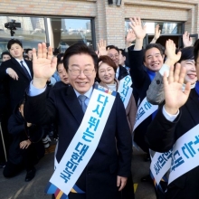 [포토] 민주당, 고속버스터미널에서 설 명절 귀성 인사