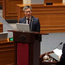 [포토] 대정부질문 답변하는 김석우 직무대행