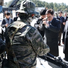 [포토] 우원식 국회의장, 포항 해병대 방문