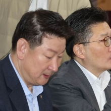[포토] 물마시는 송철호 드림저축은행 대표