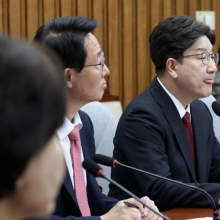 [포토] 권성동 "文, 전형적인 매관매직 사건으로 기소된 것"