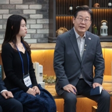 [포토] 직장인 만난 이재명 “첨단 시대, 노동시간 줄여야”