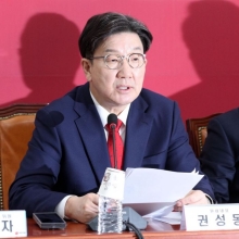 [포토] 권성동 "김문수, 알량한 후보자리 지키려 회견…정말 한심"