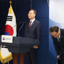 [포토] 인사하는 고기동 행안부 장관 대행