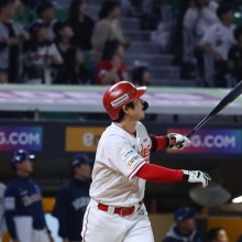SSG 최정, 韓프로야구 최초 개인 통산 500홈런