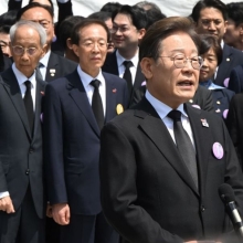 [포토] 이재명 "4년 연임제 개헌, 재임 대통령엔 적용 안 돼"