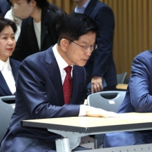 [포토] 토론회서 대화하는 김문수-이준석