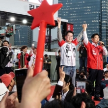 [포토] 김문수 지원 유세 나선 안철수