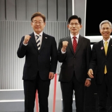 [포토] 이재명·김문수·이준석·권영국 대선후보, 2차 TV 토론