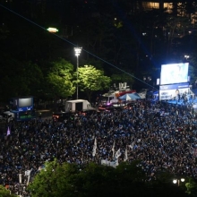 [포토] 이재명, '윤석열 계엄저지' 여의도서 유세 마무리