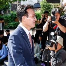 [포토] 인사청문 사무실 들어서는 김민석 국무총리 후보자