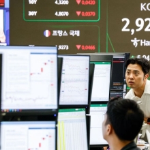 [포토] '이스라엘의 이란 공습' 소식에 코스피 하락 전환