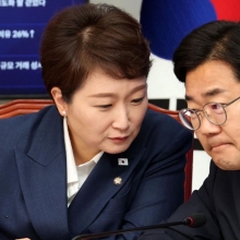 [포토] 대화하는 박찬대-이언주