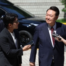 [포토] 윤석열 첫 내란특검 재판 출석…또 묵묵부답