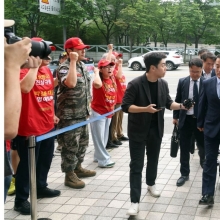 [포토] 김계환 출석, 진상규명 외치는 해병대예비연 연대