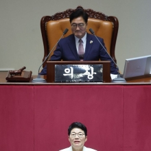 [포토]  野 임이자, 첫 여성 기재위원장 선출… “서민경제 최우선”