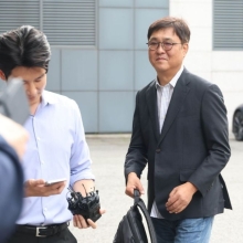 [포토] 첫 출근하는 최휘영 문체부 장관 후보자