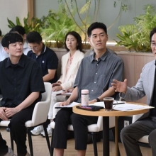 [포토] 김민석 총리, 제1차 K-토론나라 주재
