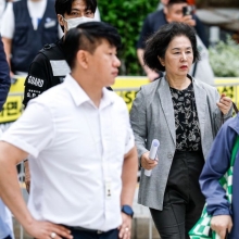 [포토] 김건희 특검 사무실 들어서는 김영선 전 의원