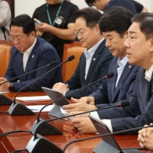 [포토] 김병기 원내대표 "선택적 수사로 무너진 검찰 바로 세울 것"
