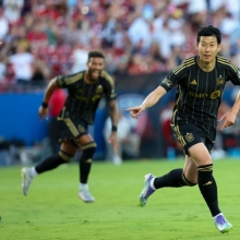 손흥민 환상 프리킥으로 MLS 데뷔골…2경기 연속 최우수선수