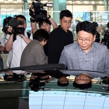[포토] 귀국한 김동명 LG엔솔 사장