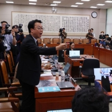 [포토] 거칠게 항의하는 곽규택 의원