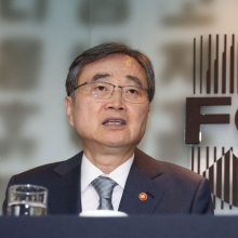 [포토] 외신기자 간담회 발언하는 조현 장관