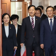 [포토] 경제관계장관회의 참석하는 구윤철 부총리