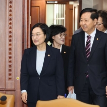 [포토] 경제관계장관회의 참석하는 경제부처 장관들