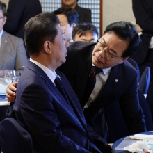 [포토] 대화하는 김병기-송언석
